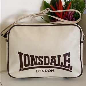 Lonsdale Messenger Travel Bag